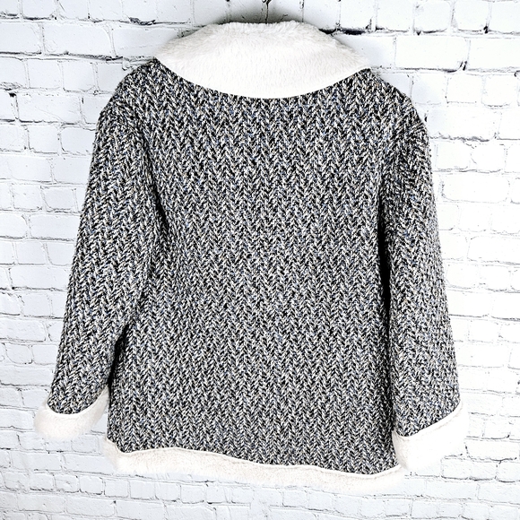 MOLLY BRACKEN | faux fur lined tweed button up coat - Picture 4 of 9